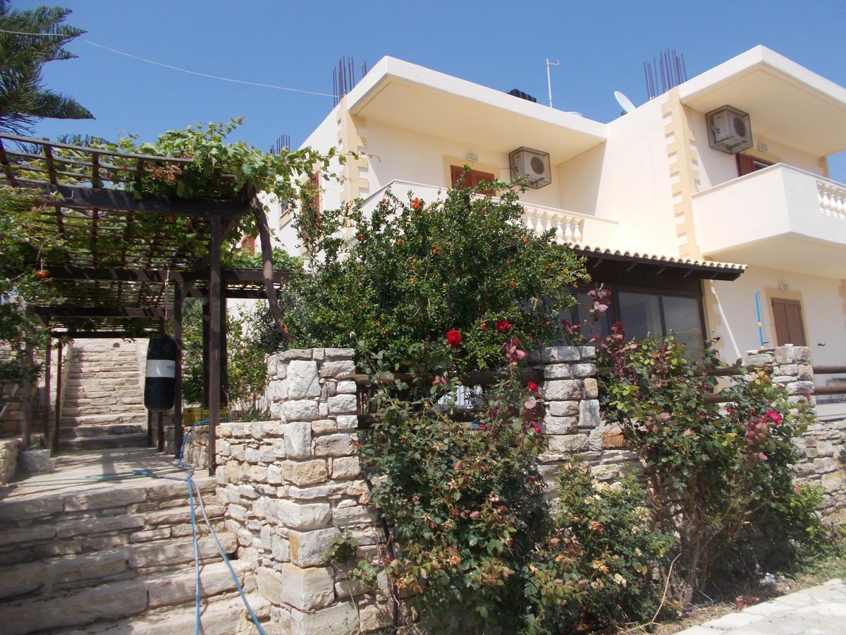 Knossos Apartments Kalamaki  Exterior foto